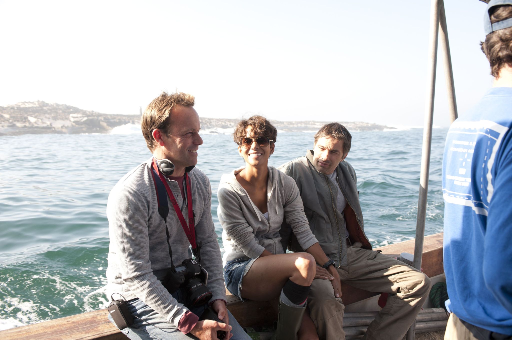 Still of Halle Berry and Olivier Martinez in Dark Tide (2012)