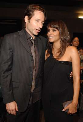 David Duchovny and Halle Berry at event of Things We Lost in the Fire (2007)