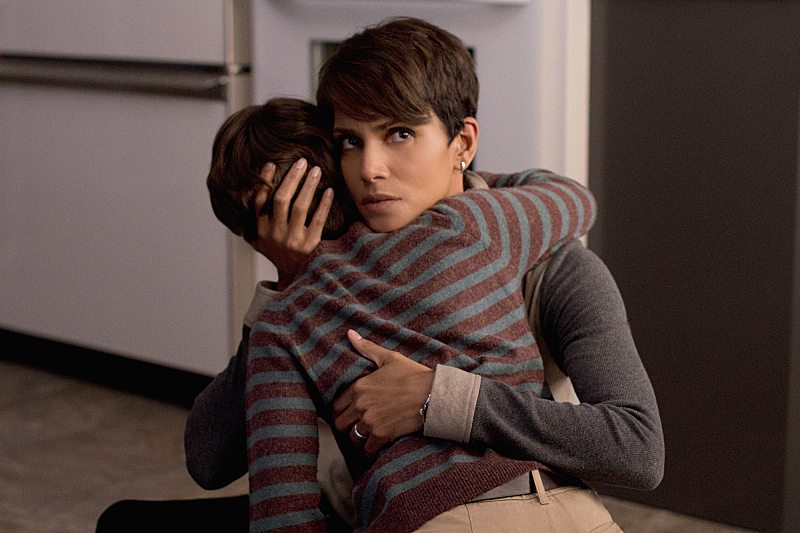 Still of Halle Berry in Extant (2014)