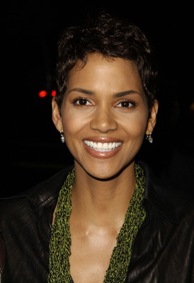 Halle Berry at event of Evelyn (2002)