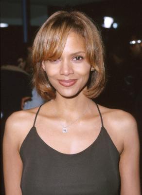 Halle Berry at event of Life (1999)