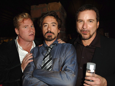 Val Kilmer, Robert Downey Jr. and Shane Black at event of Kiss Kiss Bang Bang (2005)