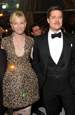 Brad Pitt and Cate Blanchett at event of Keista Bendzamino Batono istorija (2008)