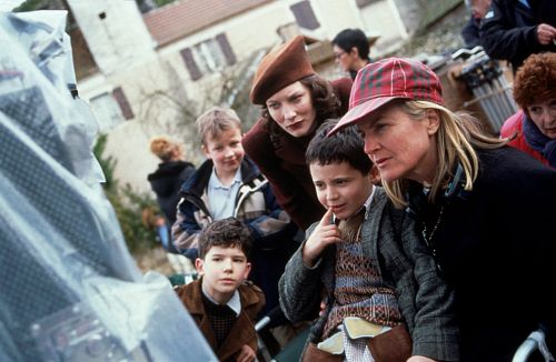 Gillian Armstrong, Cate Blanchett, Lewis Crutch and Mathew Plato in Charlotte Gray (2001)