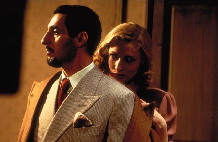 Still of Cate Blanchett and John Turturro in The Man Who Cried (2000)