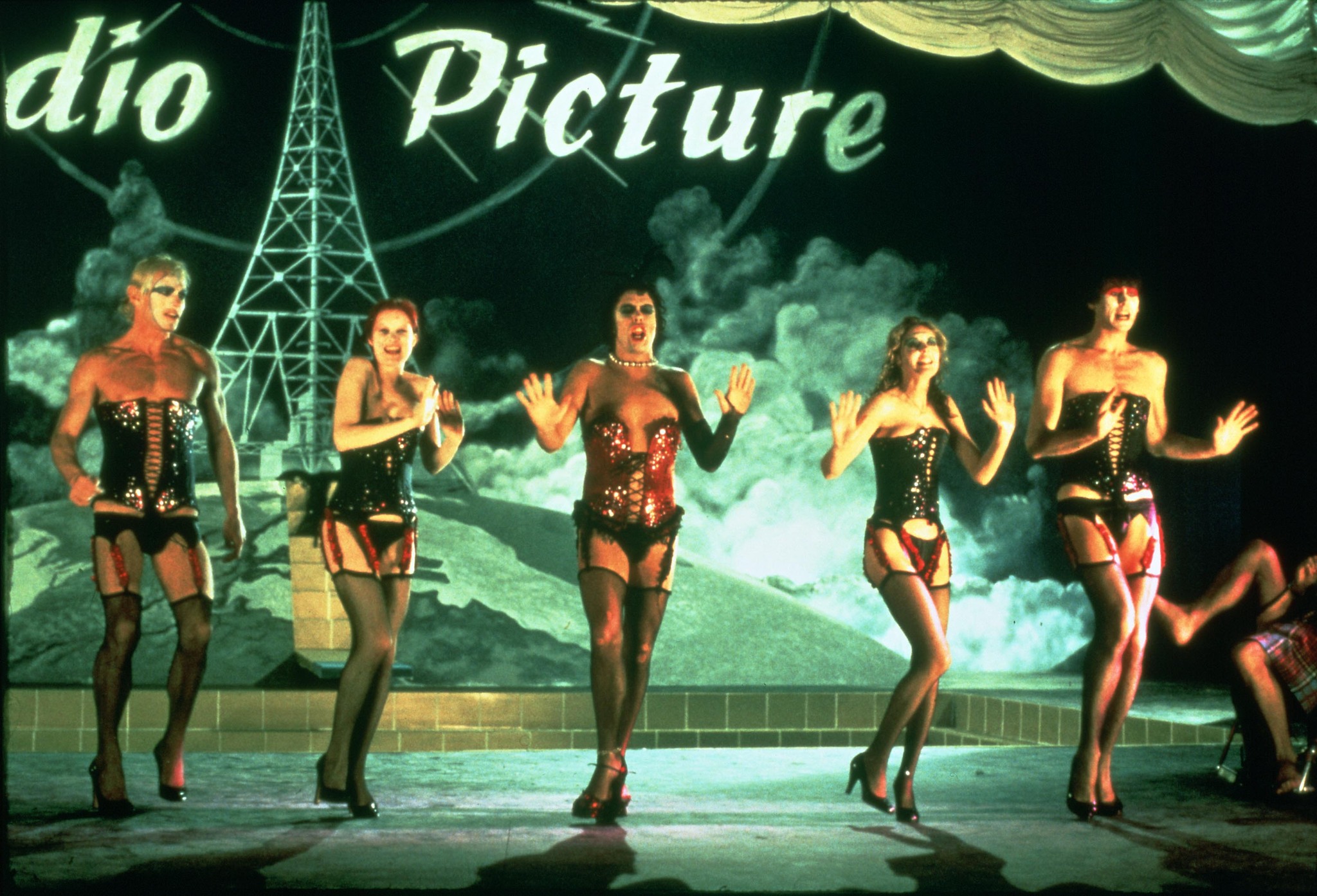 Still of Susan Sarandon, Tim Curry, Barry Bostwick, Nell Campbell and Peter Hinwood in The Rocky Horror Picture Show (1975)