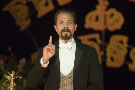 Benjamin Bratt as Dr. Juvenal Urbino