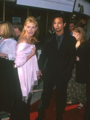 Julia Roberts and Benjamin Bratt at event of Runaway Bride (1999)