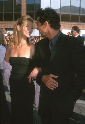 Julia Roberts and Benjamin Bratt at event of Runaway Bride (1999)