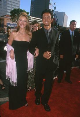 Julia Roberts and Benjamin Bratt at event of Runaway Bride (1999)