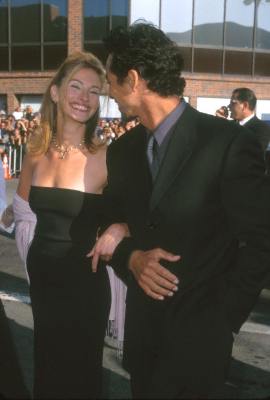 Julia Roberts and Benjamin Bratt at event of Runaway Bride (1999)