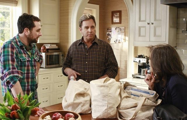 Still of Sally Field, Beau Bridges and Matthew Rhys in Brothers & Sisters (2006)