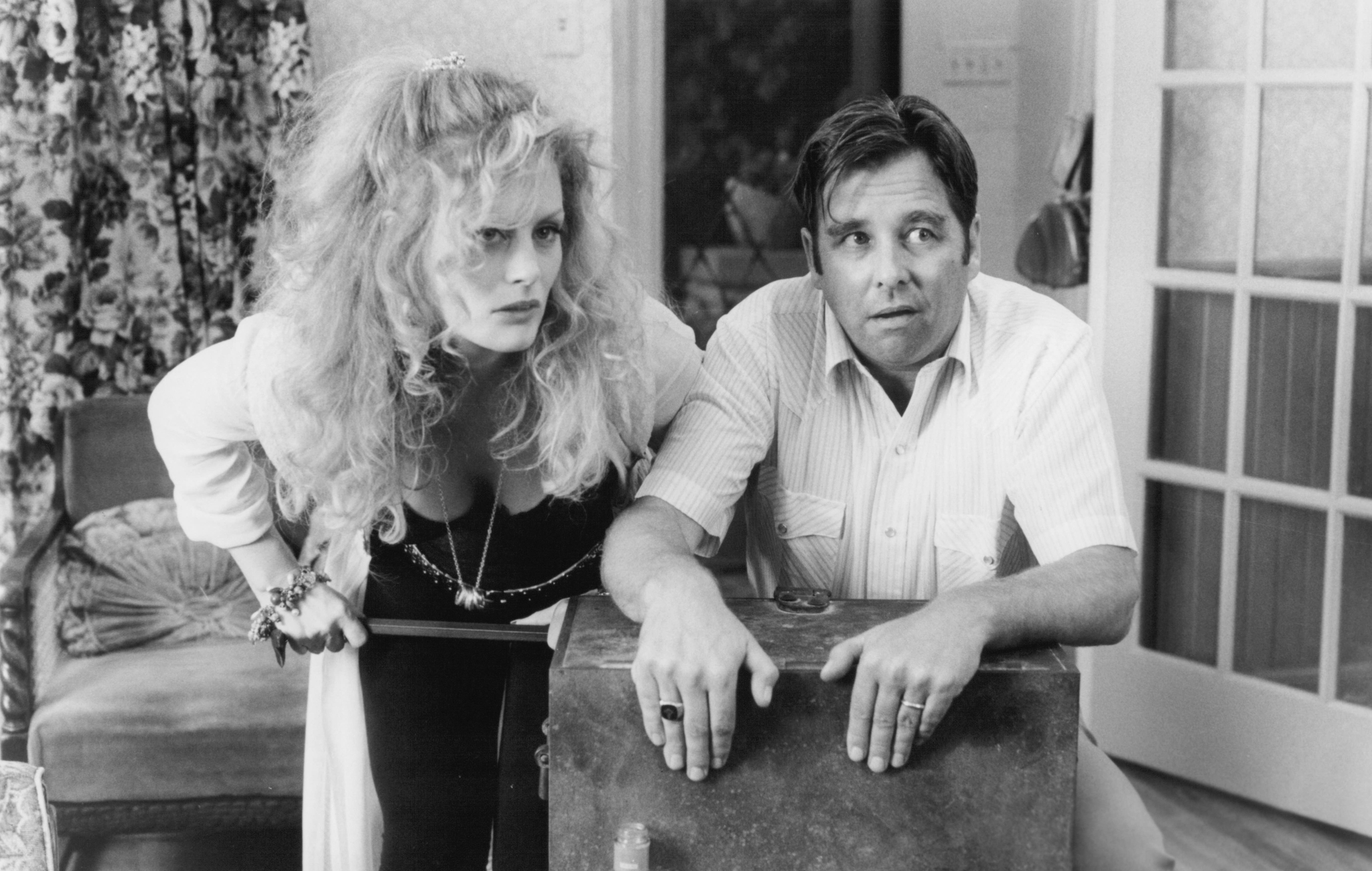 Still of Beverly D'Angelo and Beau Bridges in Daddy's Dyin'... Who's Got the Will? (1990)