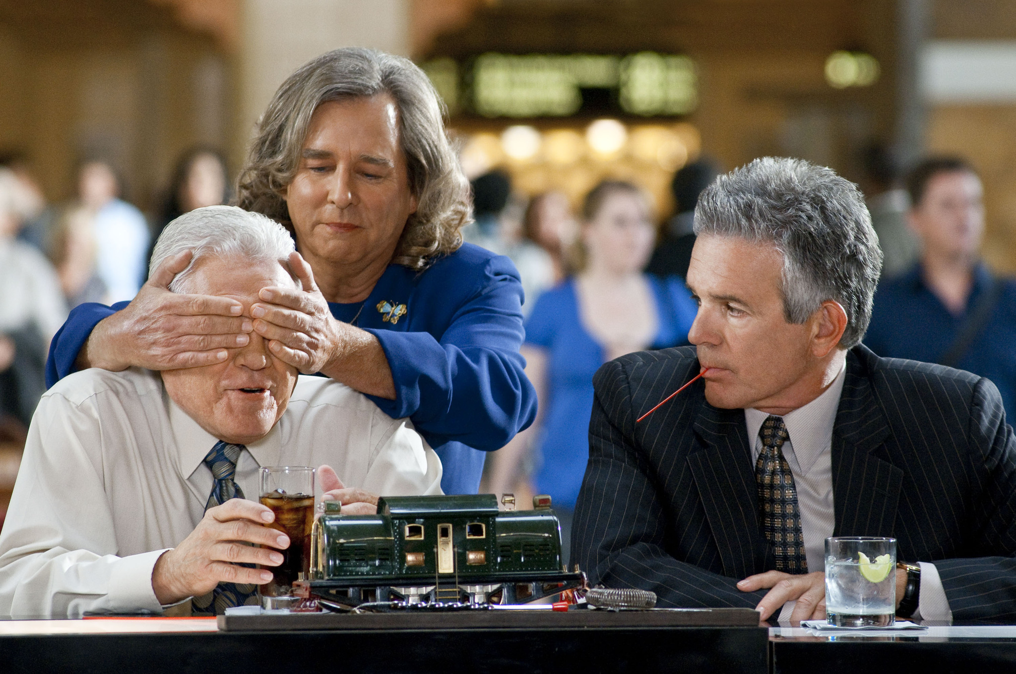 Still of Beau Bridges, G.W. Bailey and Tony Denison in Detektyve Dzonson (2005)