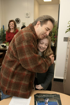 Beau Bridges and Dakota Fanning at event of Charlotte's Web (2006)