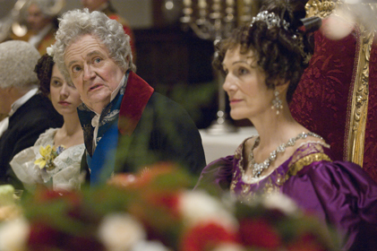 Still of Jim Broadbent and Harriet Walter in Viktorija: jaunoji karaliene (2009)