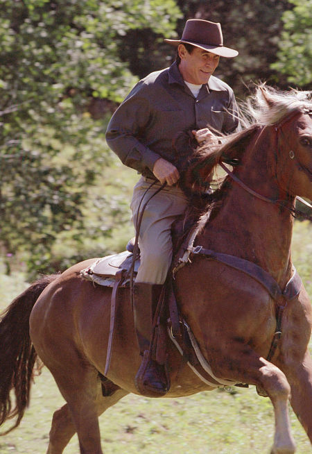 Still of James Brolin in The Reagans (2003)