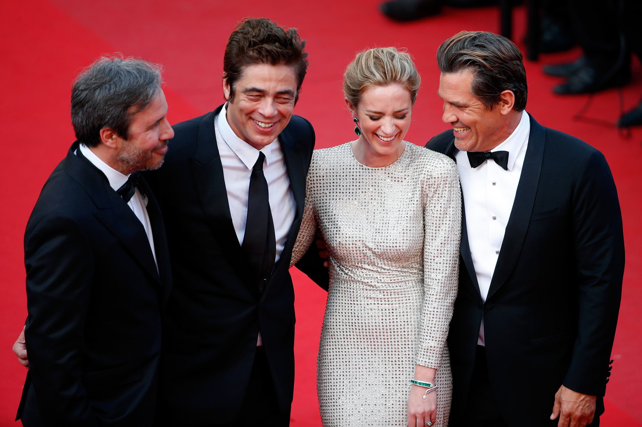 Josh Brolin, Benicio Del Toro, Denis Villeneuve and Emily Blunt at event of Sicario (2015)