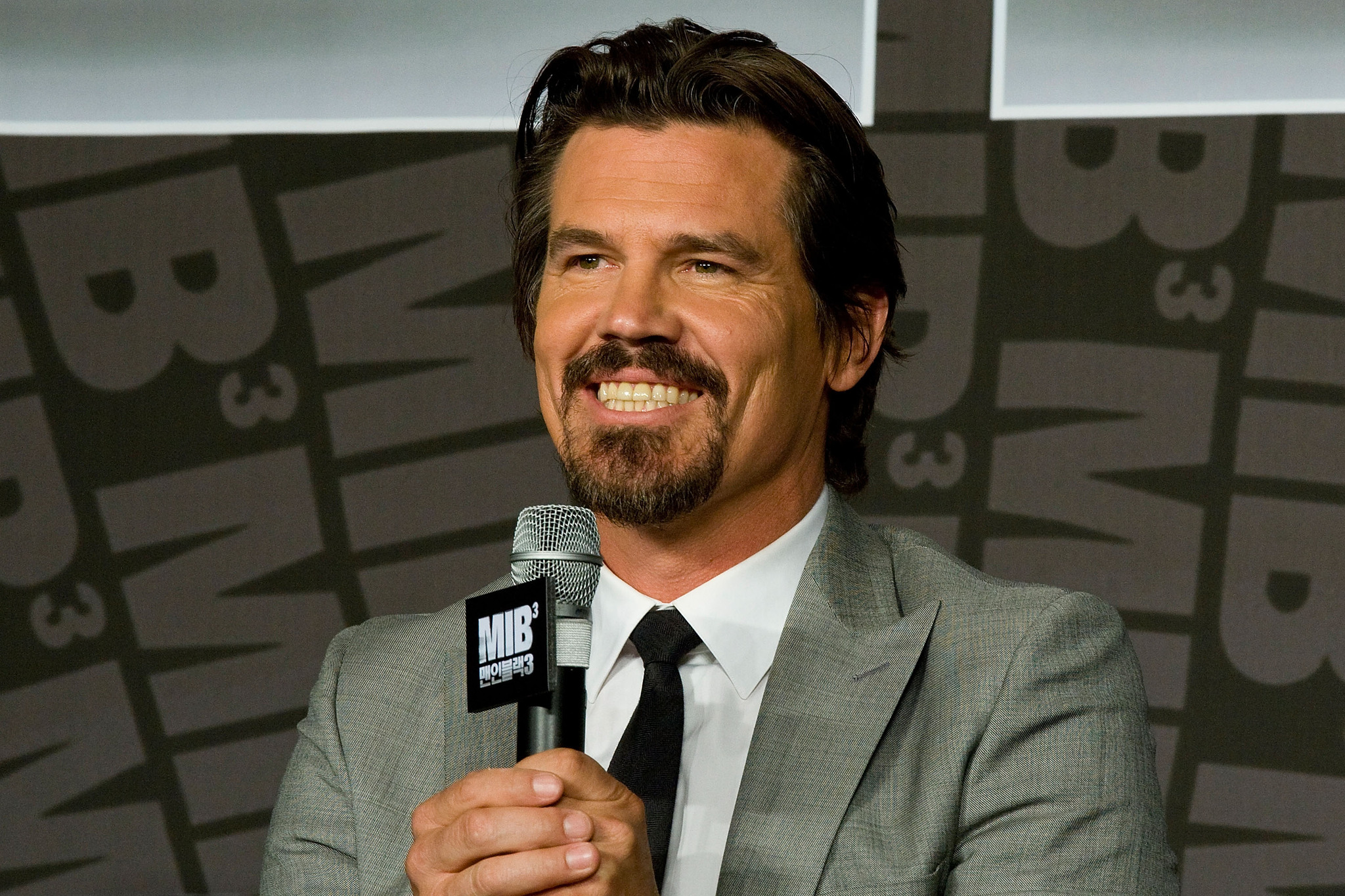 Josh Brolin at event of Vyrai juodais drabuziais III (2012)