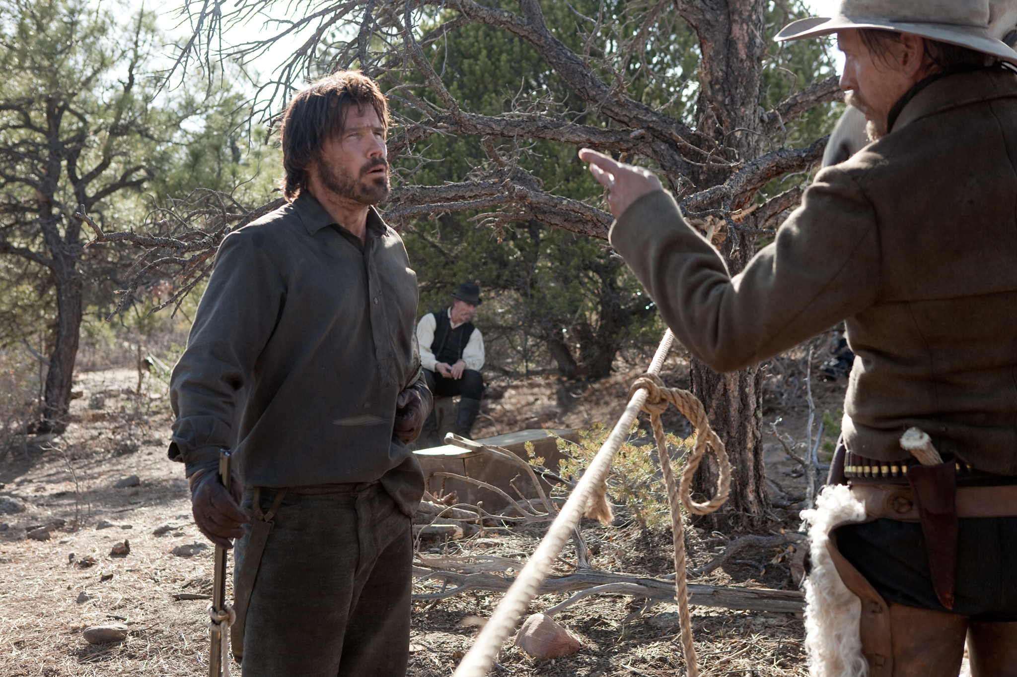 Still of Josh Brolin and Barry Pepper in Tikras isbandymas (2010)