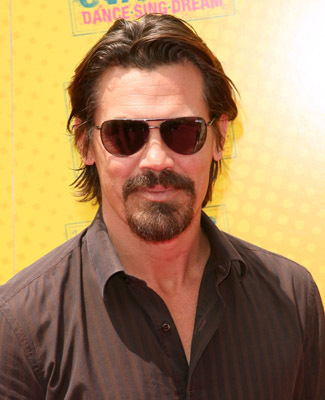 Josh Brolin at event of Standing Ovation (2010)