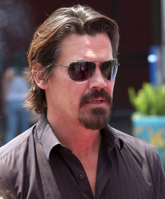 Josh Brolin at event of Standing Ovation (2010)