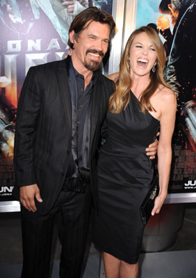 Diane Lane and Josh Brolin at event of Jonah Hex (2010)