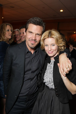 Josh Brolin and Elizabeth Banks at event of Milk (2008)