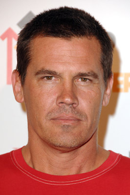 Josh Brolin at event of Stand Up to Cancer (2008)