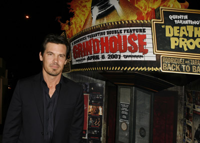Josh Brolin at event of Grindhouse (2007)