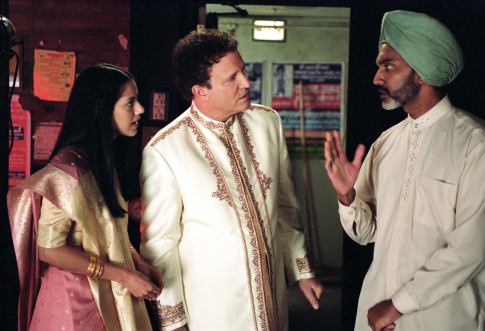 Albert Brooks, Sheetal Sheth and Duncan Bravo in Looking for Comedy in the Muslim World (2005)