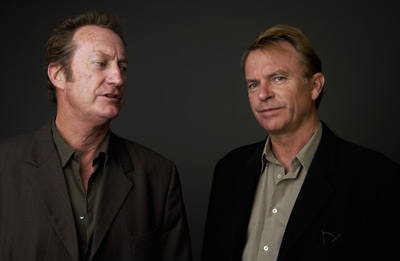 Sam Neill and Bryan Brown at event of Dirty Deeds (2002)