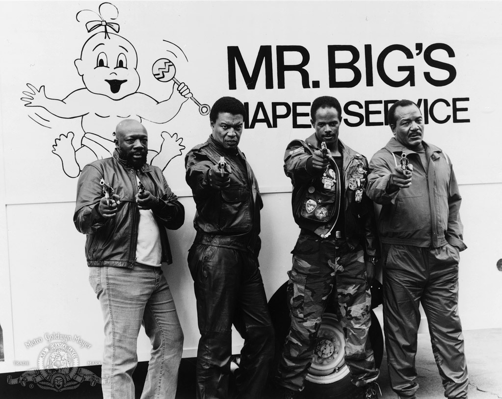 Still of Jim Brown, Isaac Hayes, Keenen Ivory Wayans and Bernie Casey in I'm Gonna Git You Sucka (1988)
