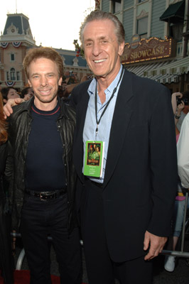 Jerry Bruckheimer and Pat Riley at event of Karibu piratai: numirelio skrynia (2006)