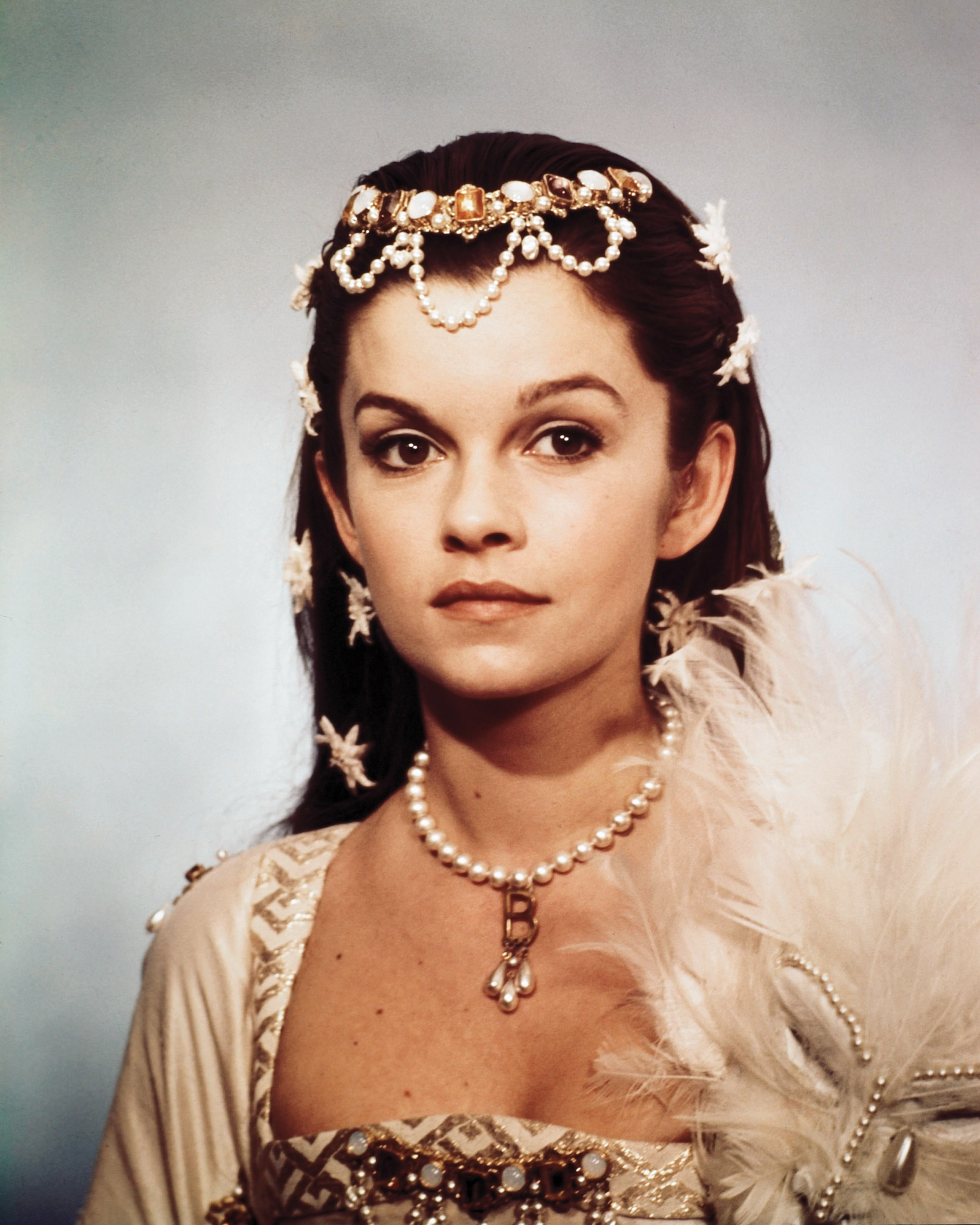 Still of Geneviève Bujold in Anne of the Thousand Days (1969)