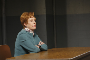 Still of Carol Burnett in Law & Order: Special Victims Unit (1999)