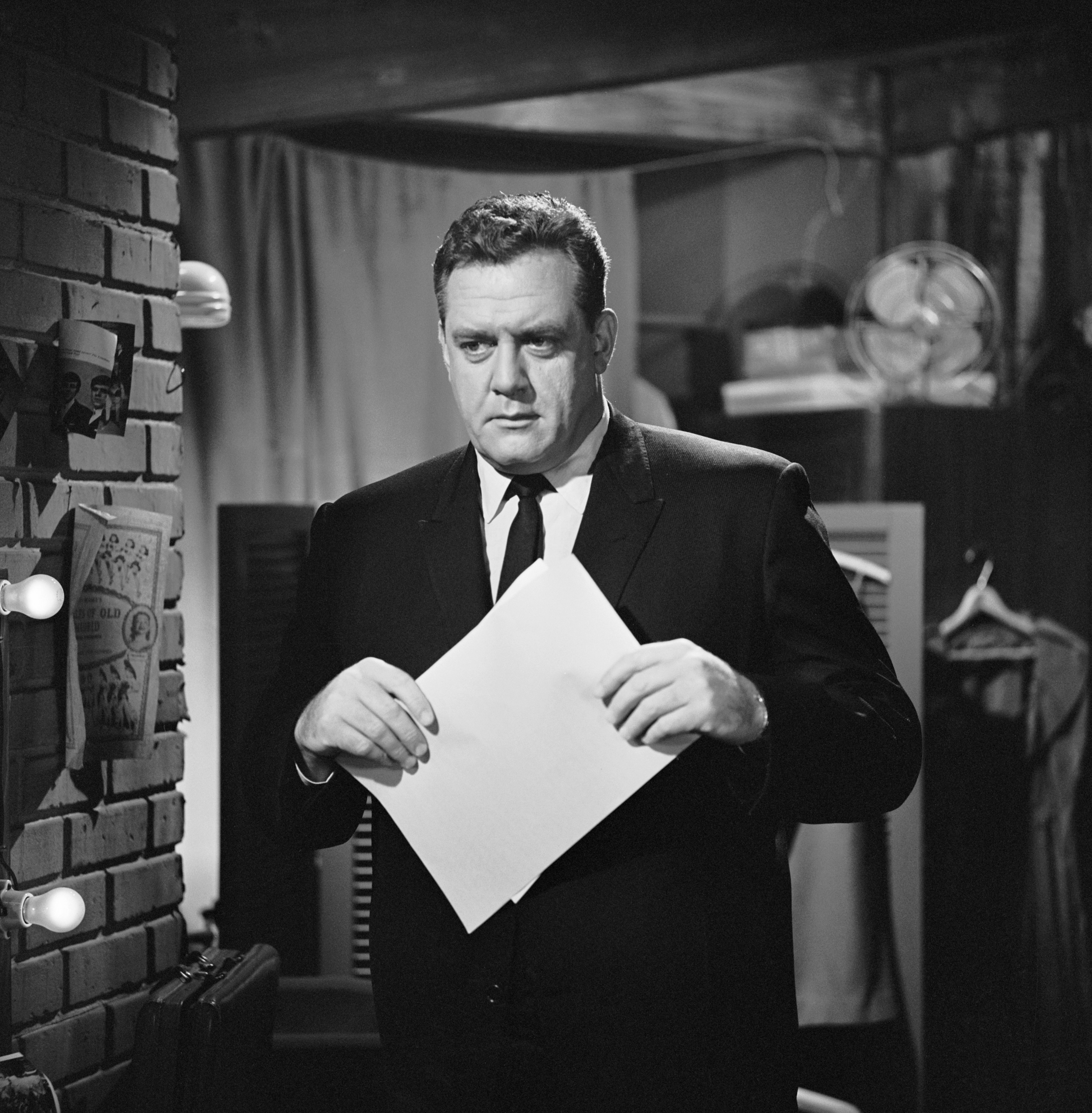 Still of Raymond Burr in Perry Mason (1957)