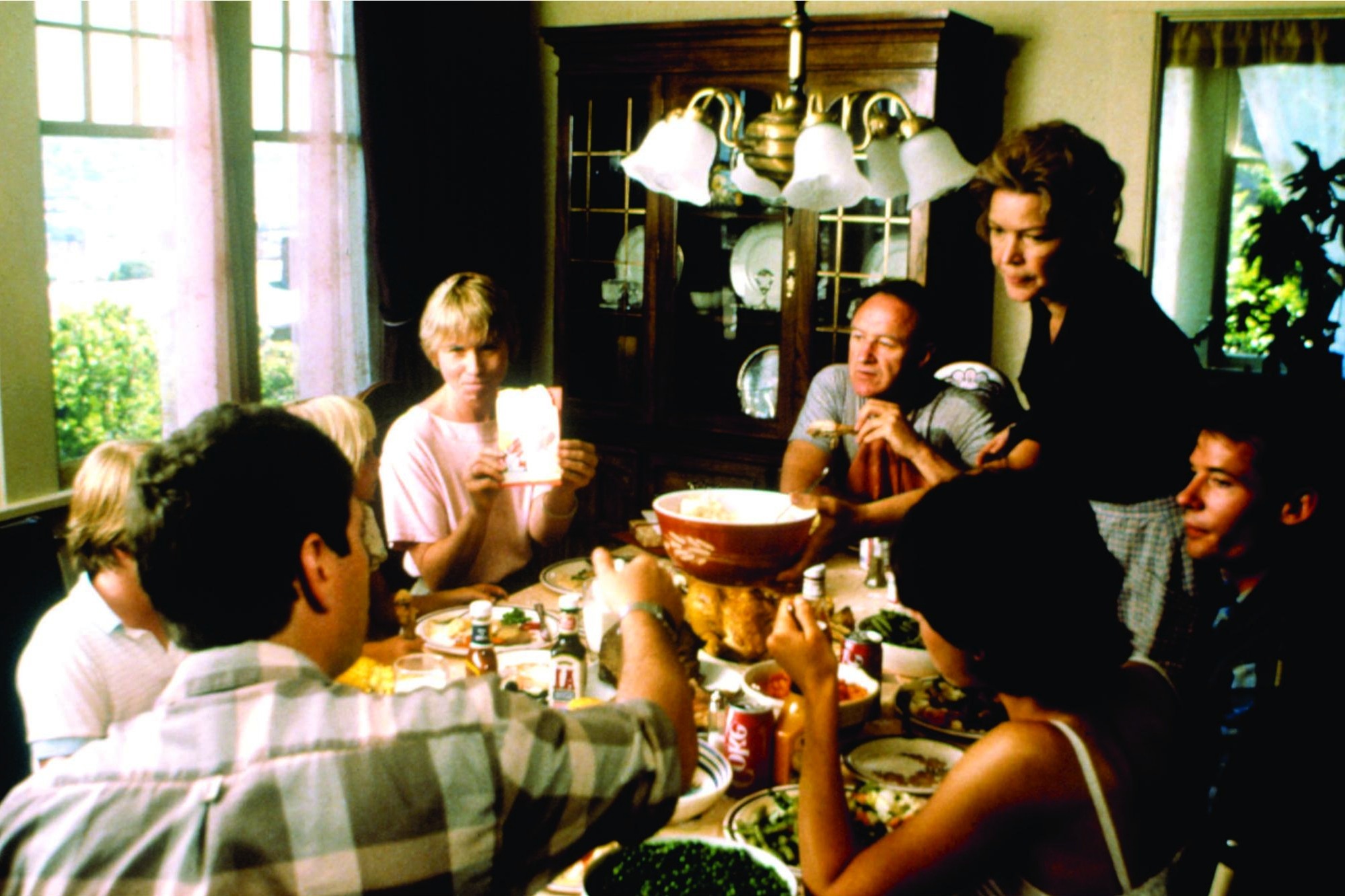 Still of Gene Hackman, Ally Sheedy, Ellen Burstyn and Amy Madigan in Twice in a Lifetime (1985)