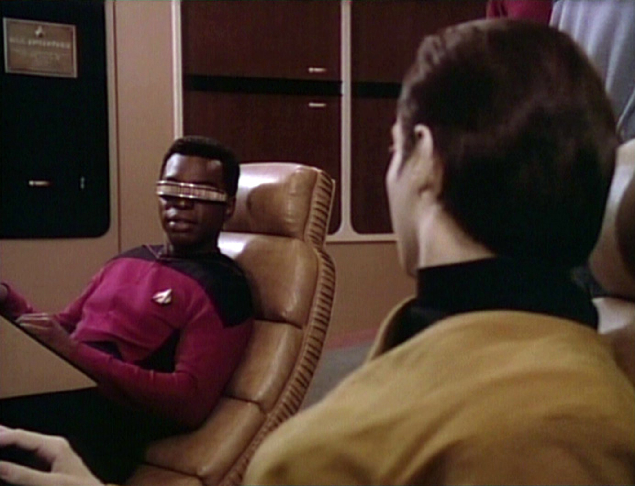 Still of Brent Spiner and LeVar Burton in Star Trek: The Next Generation (1987)