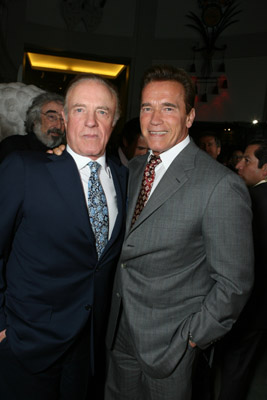 Arnold Schwarzenegger and James Caan at event of Rocky Balboa (2006)