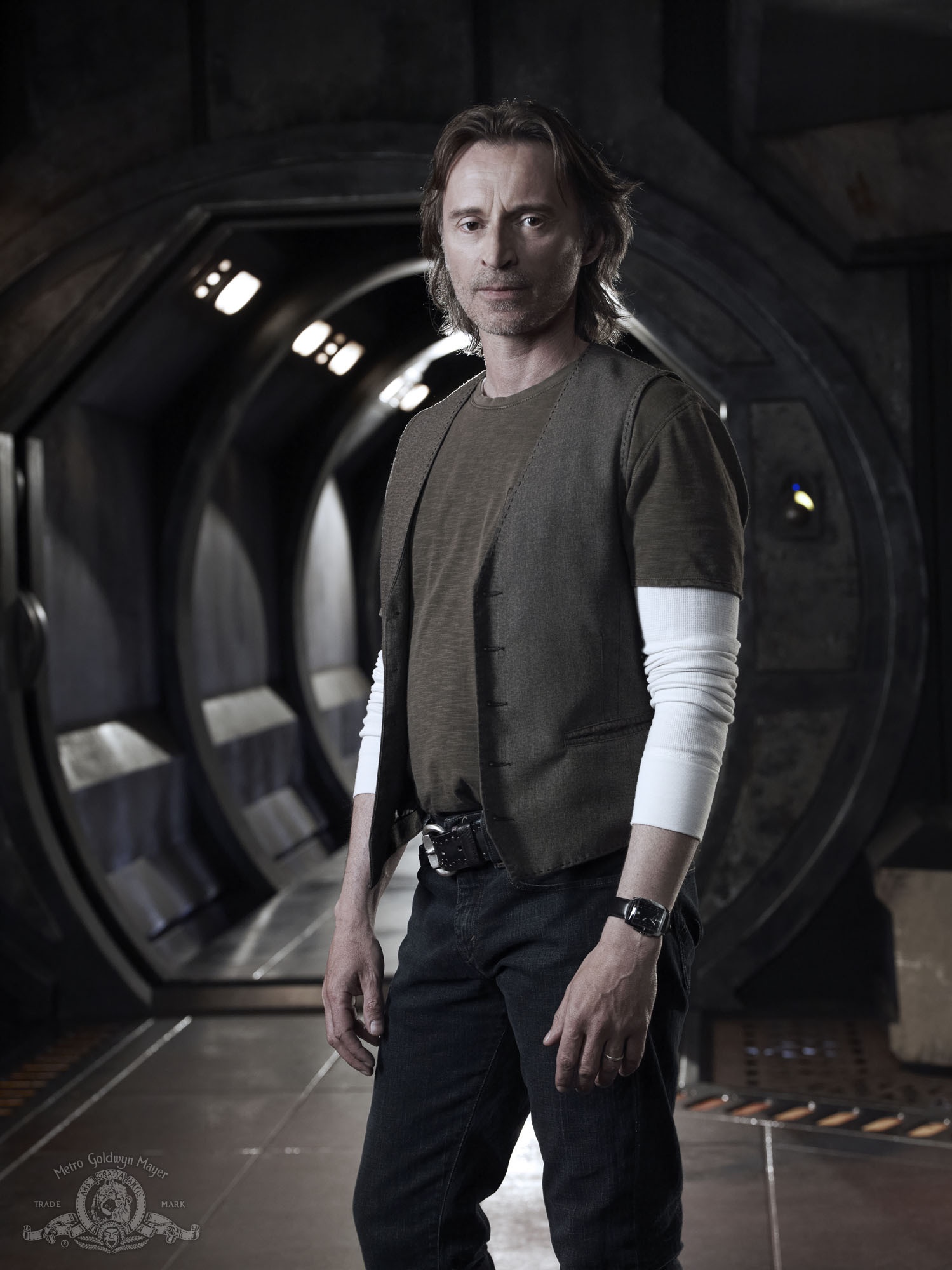 Still of Robert Carlyle in SGU Stargate Universe (2009)