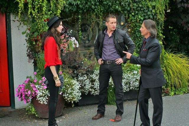 Still of Robert Carlyle, Meghan Ory and Josh Dallas in Once Upon a Time (2011)