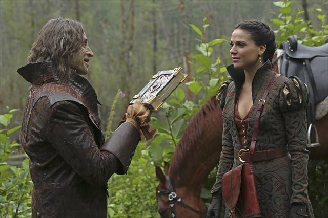 Still of Robert Carlyle and Lana Parrilla in Once Upon a Time (2011)