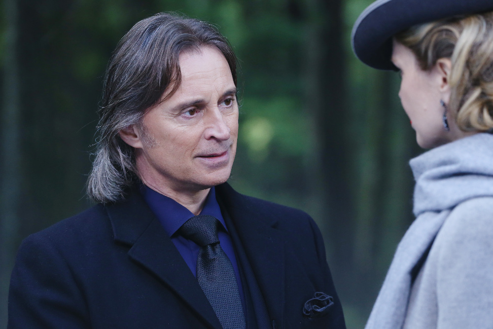 Still of Robert Carlyle and Kristin Bauer van Straten in Once Upon a Time (2011)
