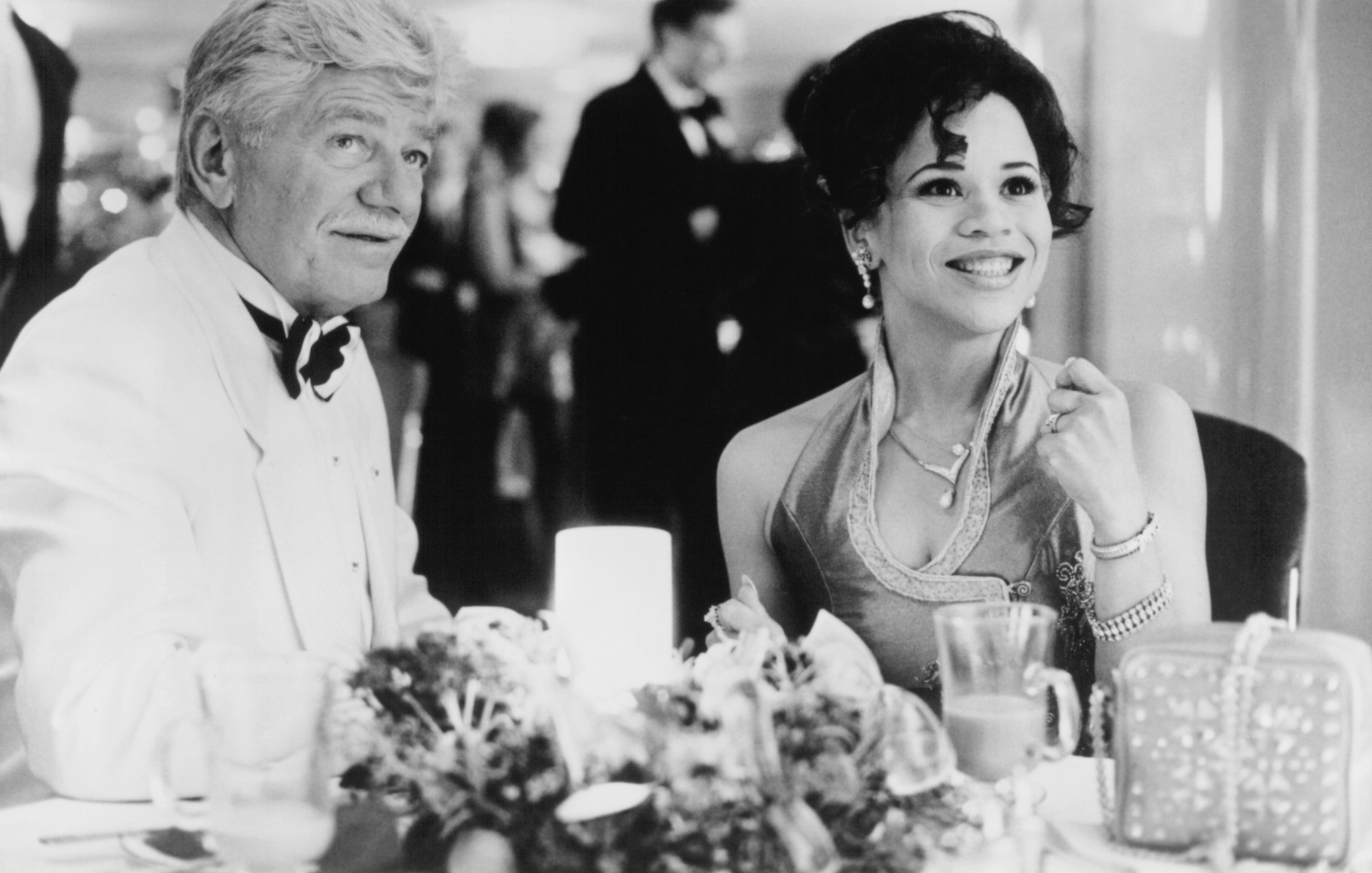 Still of Seymour Cassel and Rosie Perez in It Could Happen to You (1994)