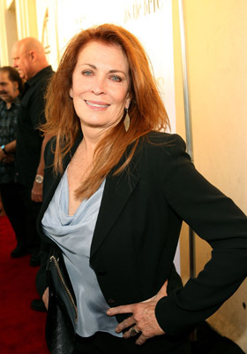Joanna Cassidy at event of Kiss the Bride (2007)