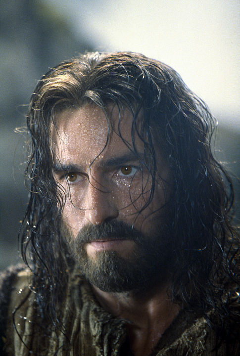 Still of Jim Caviezel in The Passion of the Christ (2004)