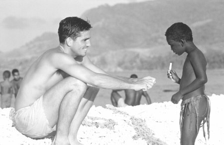 Still of Jim Caviezel in The Thin Red Line (1998)