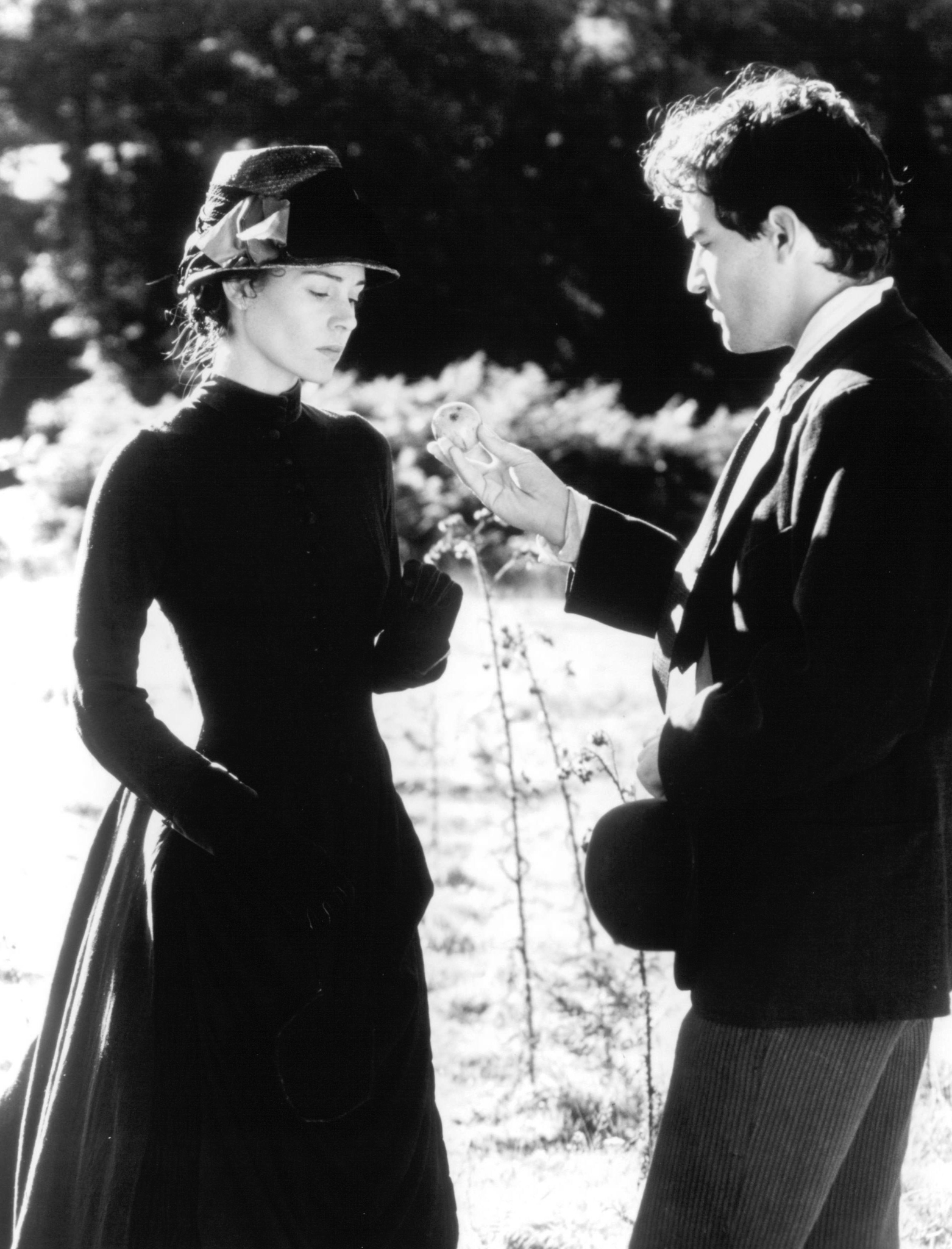 Still of Ben Chaplin and Embeth Davidtz in Feast of July (1995)