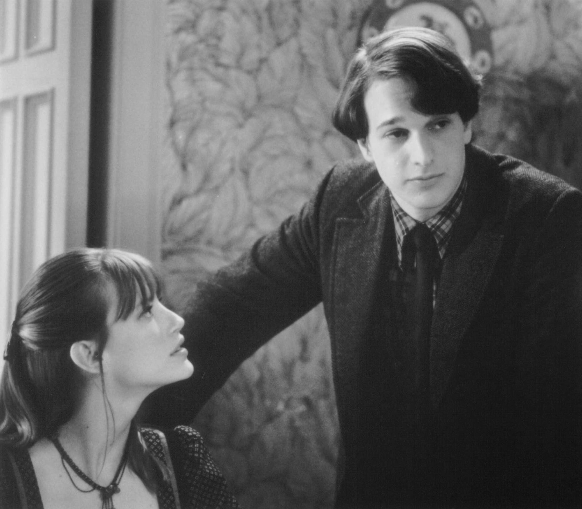 Still of Josh Charles in Crossing the Bridge (1992)